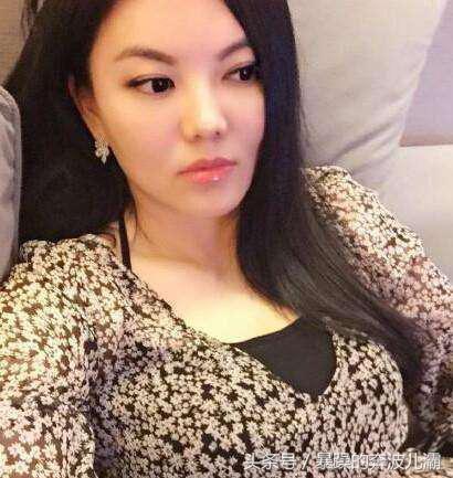 国产丰满妇女自拍视频,引发网友热议-第1张图片-日韩成人精品中文字幕