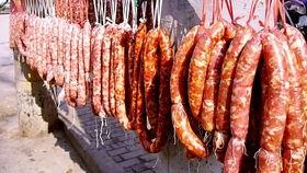 野外晒香肠视频大全国产,传统工艺与现代生活的完美融合-第2张图片-日韩成人精品中文字幕