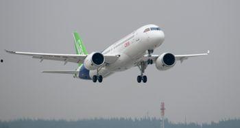 国产大飞机喷水视频大全,揭秘喷水视频大全背后的科技魅力-第2张图片-日韩成人精品中文字幕